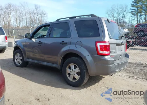 2010 Ford Escape Xlt z USA, uszkodzony, nr VIN 1FMCU9D71AKC60423